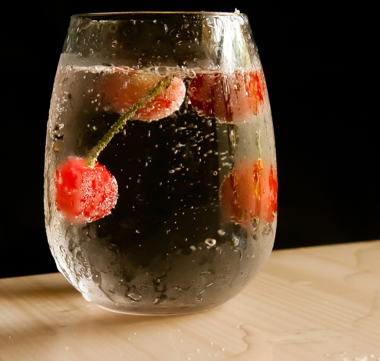 drink, water, glass-167080.jpg